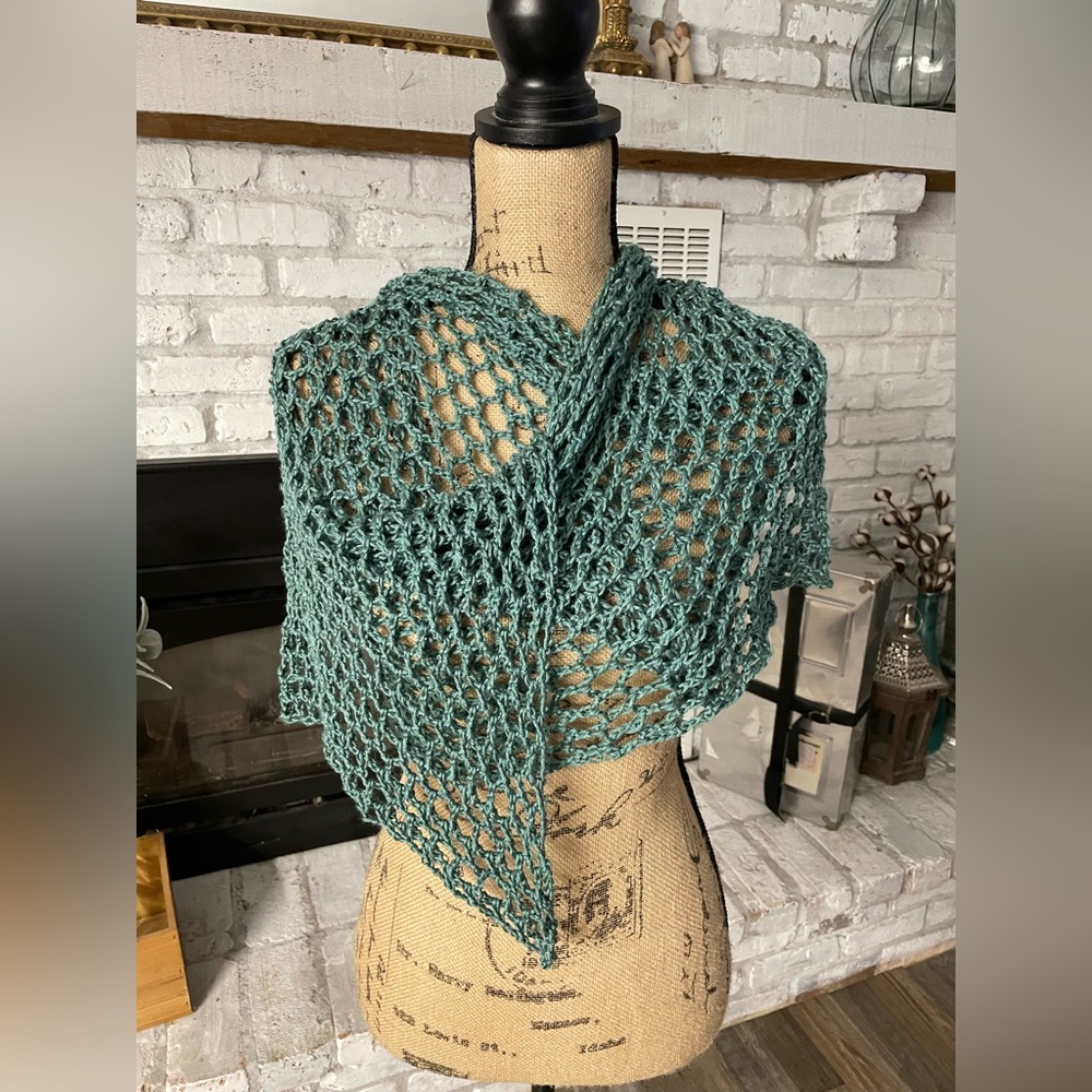 Crochet Shawl New - Picture 3 of 5